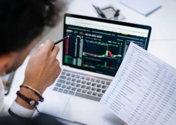 Tips Investasi Berdasarkan Pergerakan IHSG
