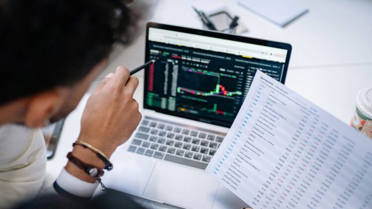 Tips Investasi Berdasarkan Pergerakan IHSG