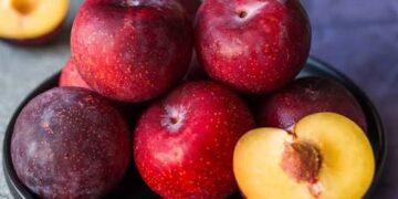 6 Manfaat Buah Plum untuk Kesehatan dan Kandungan Gizinya
